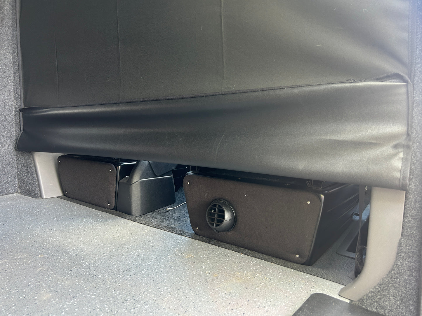 KabinKurtain - Kontour Edition - VW Transporter T5 to T6.1